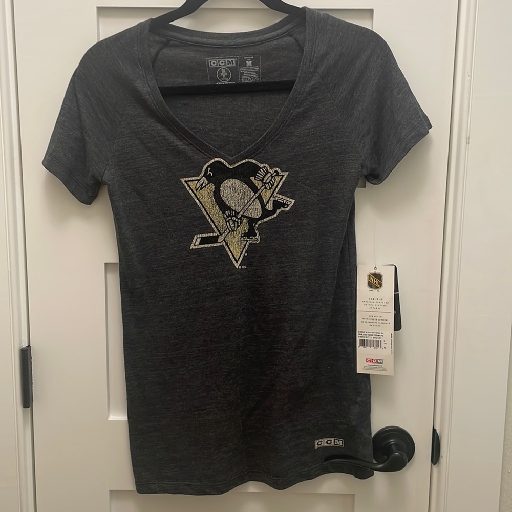 Penguins woman's t shirt size small from NHL website